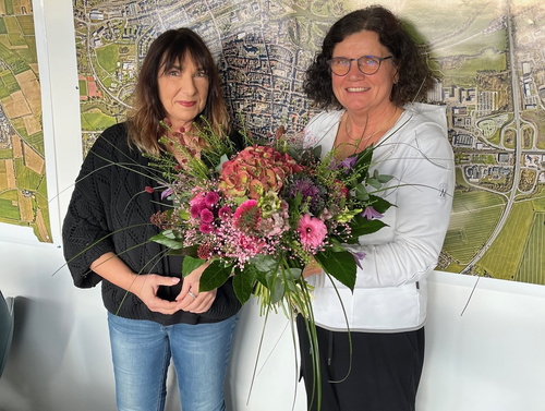 PEAG Transfer-Beraterin Delia Dehmel (links) und Josie Olk von der Wirtschaftsförderung Lippstadt GmbH